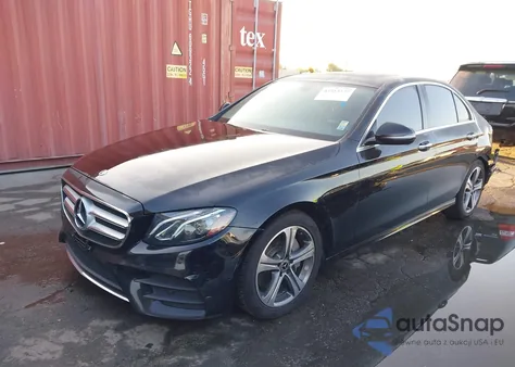2020 Mercedes-Benz E 350 z USA, uszkodzony, nr VIN WDDZF8DB9LA735001